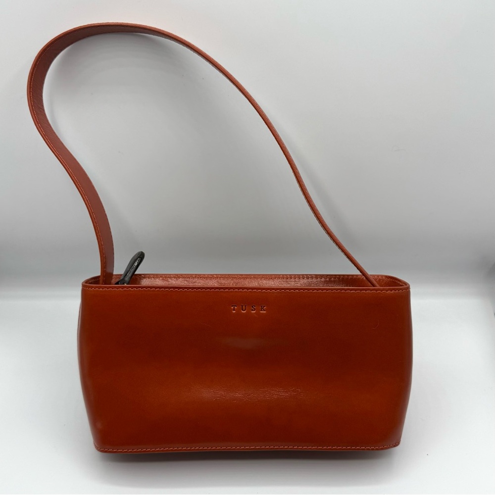 Tusk NY Brown Leather Shoulder Handbag Purse Zip Pockets Structured